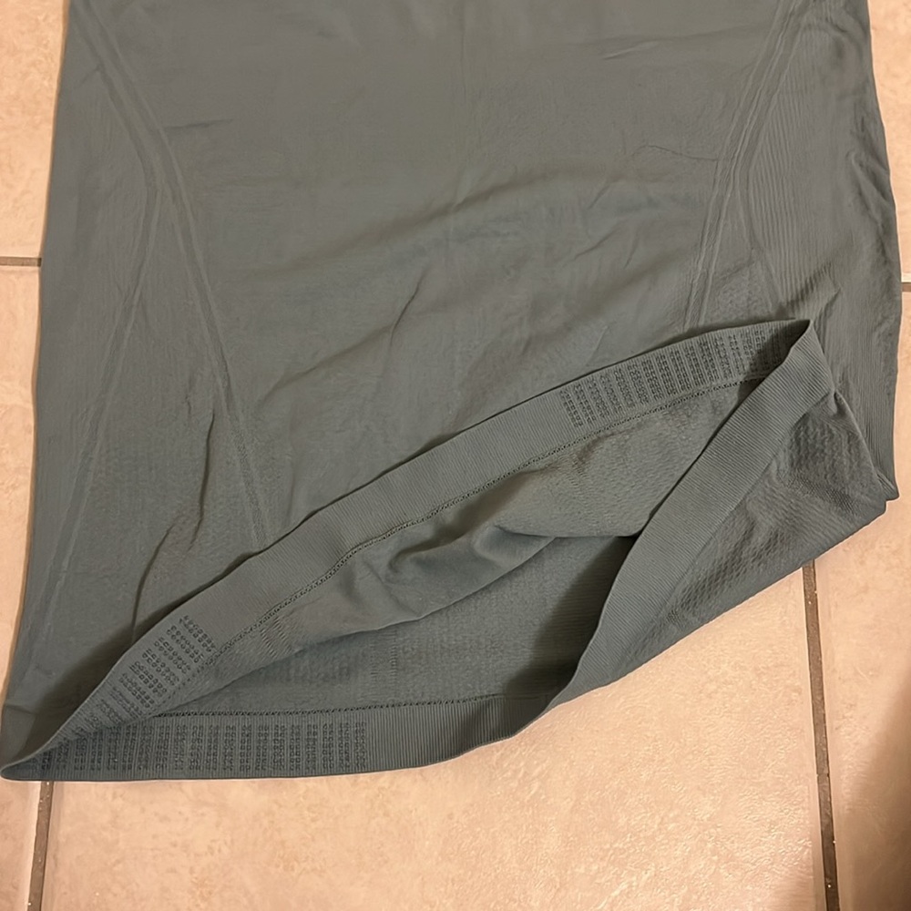 Athleta Razor Back Tank - Picture 3 of 4
